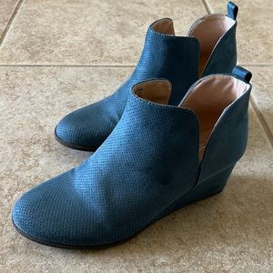 Journee Collection Blue Wedge Bootie Size 10 Like New!